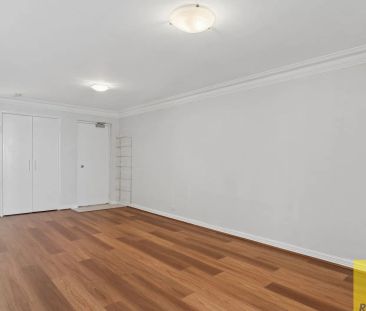 Stylish Living Meets Unbeatable Convenience - Photo 3