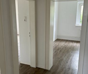 Hier müssen Sie nur noch einziehen… 2 Zimmer in der 1 Etage mit Balkon erwarten Sie - Foto 2