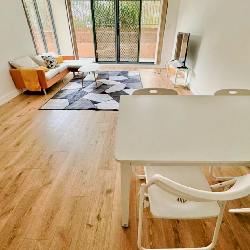 2 beds 2 bath - Photo 1