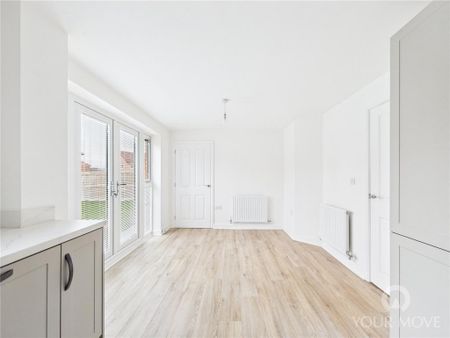 4 bedroom detached house to rent - Photo 2