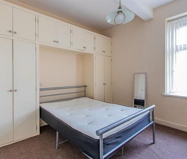 1 bedroom private hall to rent - Photo 3