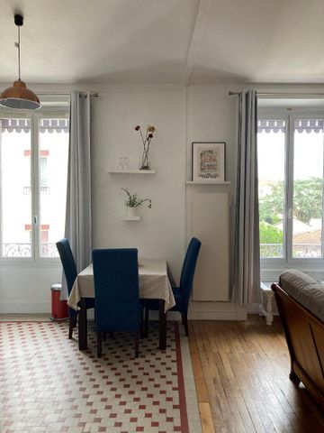 Location Appartement 1 pièce 38m² LYON 3ème - Photo 3