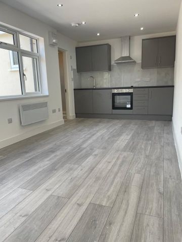 Studio Flat, Harrowgate Road, LE4 - Photo 2