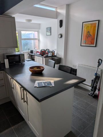 Room in a Shared House, Wakefield St, N18 - Photo 4