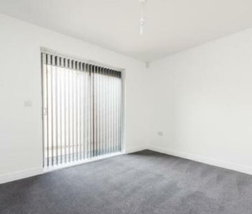 2 bed Apartment - To Let - Photo 2