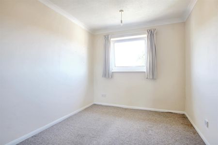 1 Bedroom Flat / Apartment to let - Photo 3