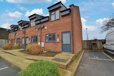 Court View, Whippendell Road, Watford, Hertfordshire, WD18 - Photo 4