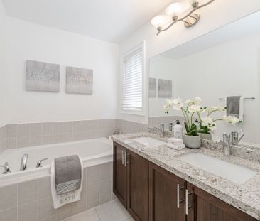 For Lease - 2427 Baronwood Drive, Oakville, Ontario - Photo 2