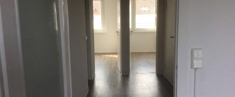 Schöne 4 Zimmerwohnung mit Balkon! - Foto 1