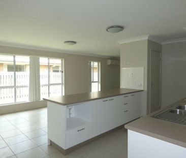 CENTRALLY LOCATED 4 BEDROOM FAMILY HOME - Photo 1