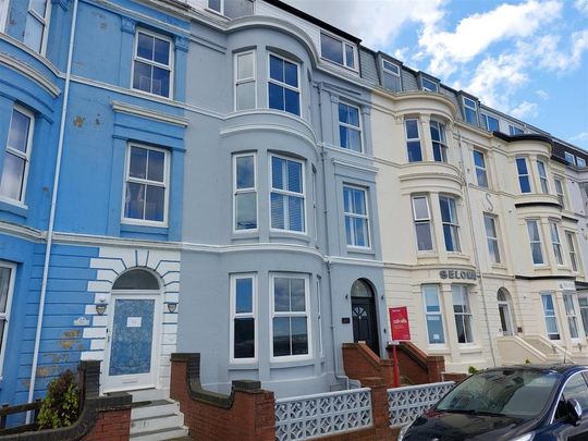 2 bedroom flat to rent - Photo 1