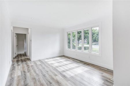 For Lease - 8 Glengarry Road, St. Catharines, Ontario - Photo 4