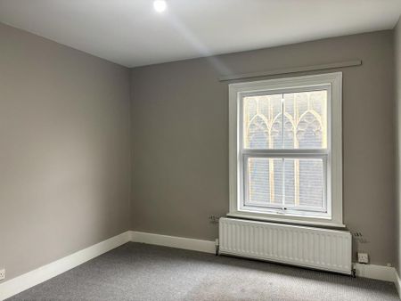 3 bedroom terraced house to rent - Photo 5
