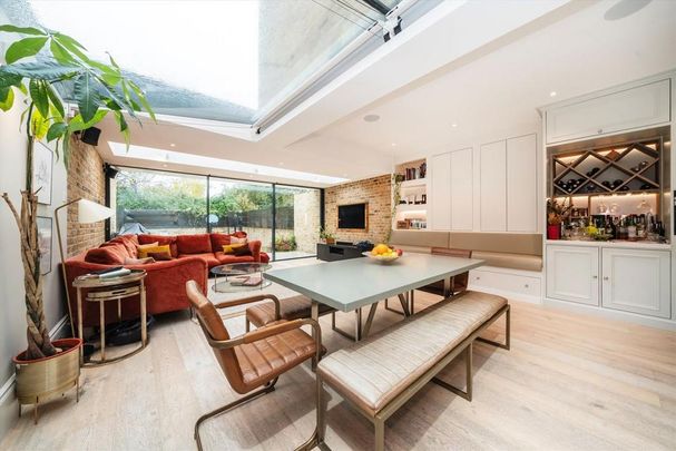 4 bedroom house to rent - Photo 1