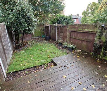 2 bedroom end of terrace house to rent - Photo 3
