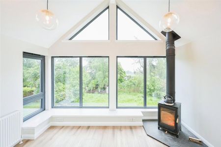 4 bedroom detached house to rent - Photo 2