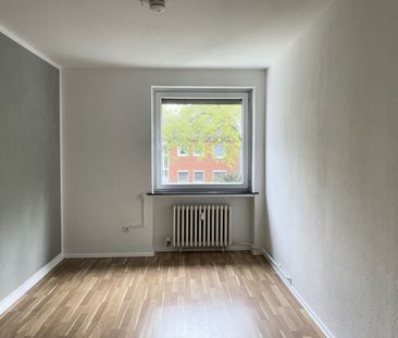 Schöne Etagenwohnung mit Balkon und Keller - Photo 1