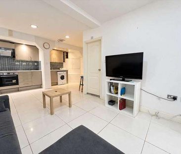 Castlehill Parade, The Avenue, West Ealing, West Ealing, W13 - Photo 4