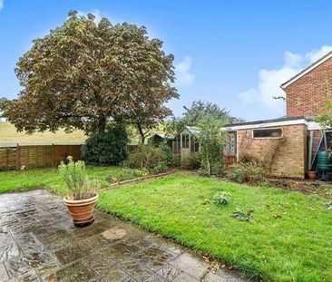 Jordans Close, Stanwell, Staines-upon-thames, TW19 - Photo 3