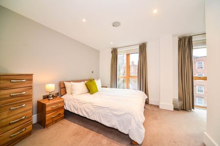 2 Bed Flat, Cyrus Street, EC1V - Photo 3