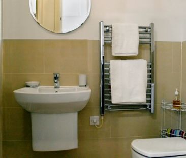 Silver Courtyard Studio, Floors 7-8 - Photo 2