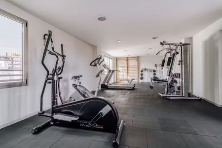 Calle de Fuencarral, Madrid, Community of Madrid 28010 - Photo 3