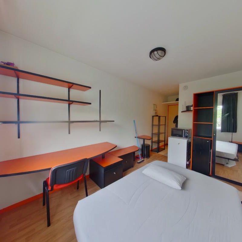 Location Appartement 1 pièce Meublé 14m² POITIERS 86000 - Photo 1