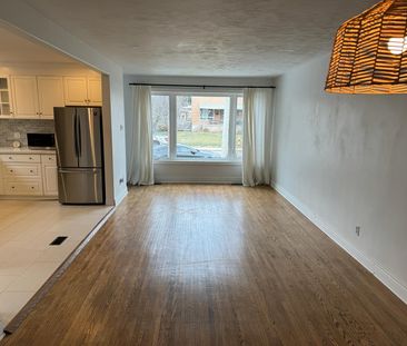 For Lease - 17 Avis Crescent Unit# Main, Toronto, Ontario - Photo 1