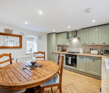 4 bedroom apartment to rent - Photo 2