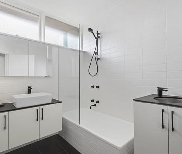 5/4 Salisbury Avenue, Ivanhoe - Photo 1