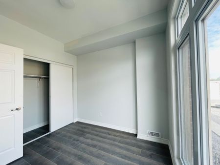 For Lease - 1406 HEMLOCK Road, Manor Park - Cardinal Glen and Area, Ontario - Photo 2