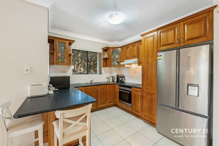 Bright & Spacious 2-Bedroom Apartment in Prime Silverwater Location - Photo 5