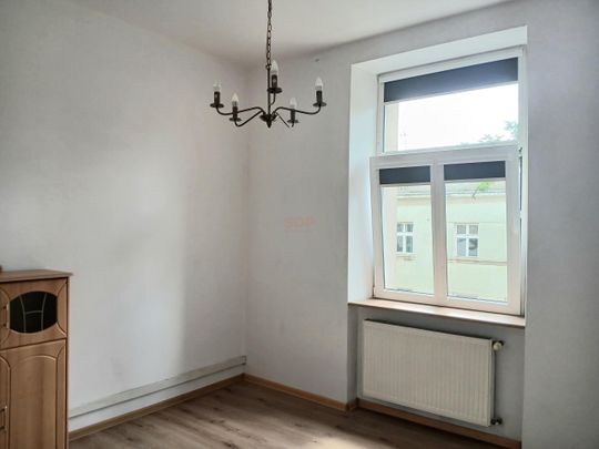 2 pokoje na wynajem w ładnej kamienicy w Centrum - Zdjęcie 1