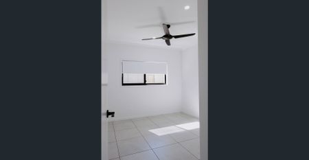 A selection of brand new 3 bed units for lease - 6 month lease term only *Initial access for inspection via Morgan Way - Photo 3