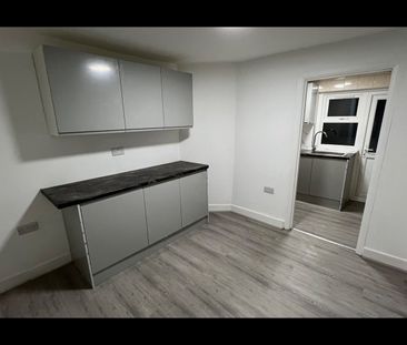 4 Bed Terraced House, Heigham Road, E6 - Photo 4
