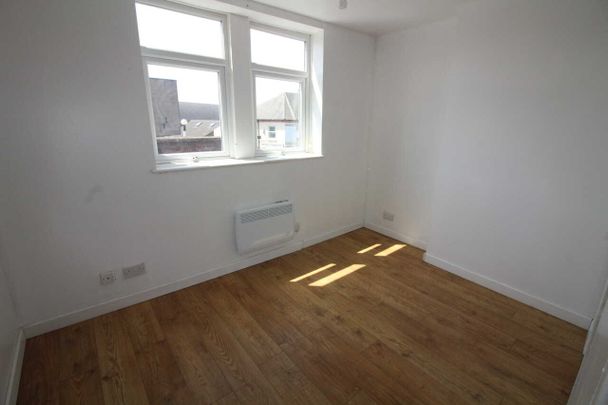 1 bed Flat - Photo 1
