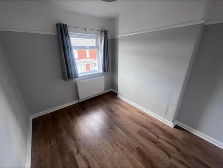 32 Rosapenna Parade, - Photo 3