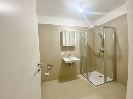 MIETANBOT ANGENOMMEN - Top Weitblick Wohnung U3 2 Zimmer + Balkon - 1 bedroom apartment + balcony ERSTBEZUG =Das Laurenz= - Photo 4