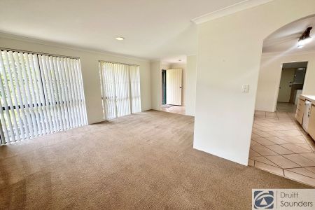 Large Family Home - Photo 3