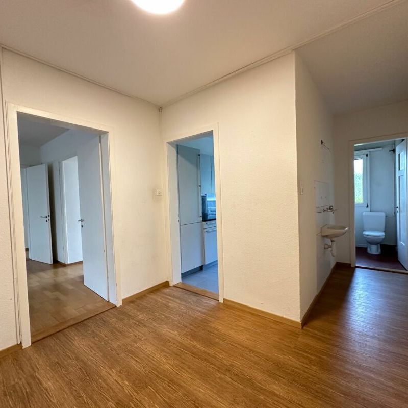 5-Zimmer-Wohnung an ruhiger Wohnstrasse mit Balkon - Photo 1