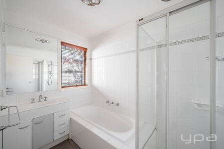 Spacious Family Home in Prime Hoppers Crossing Location - Photo 5