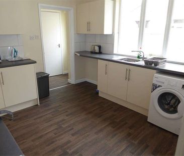 Popular Location Room 6 - Photo 4