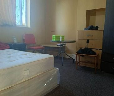 Room in a Shared Flat, Mayfair Avenue, IG1 - Photo 2