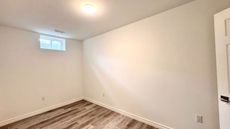 For Lease - 5921 BENTLEY Common, Niagara Falls, Ontario - Photo 5