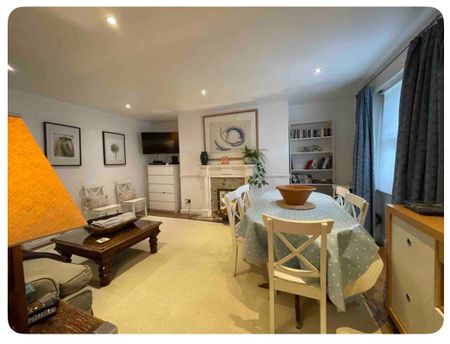 3 Bed Flat, Maze Hill Entrance, SE3 - Photo 2