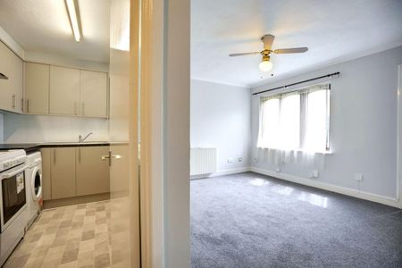1 bedroom flat to rent - Photo 4