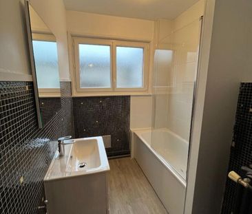 Location Appartement 4 pièces 71m² MARCQ EN BAROEUL 59700 - Photo 4