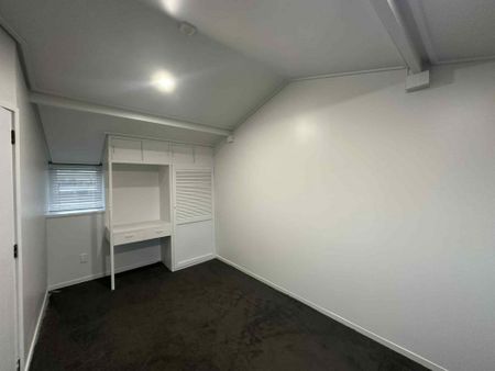 Tastefully appointed and ready now! - Photo 5