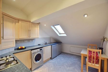 2 bedroom flat to rent - Photo 4