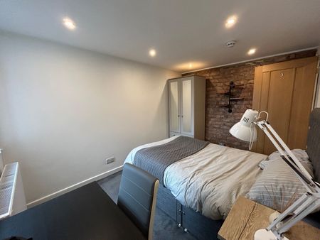 6 Bed Terraced House, Braemar Road, M14 - Photo 5